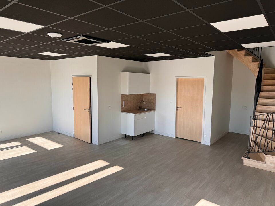Location local d''activites 263 m² non divisibles