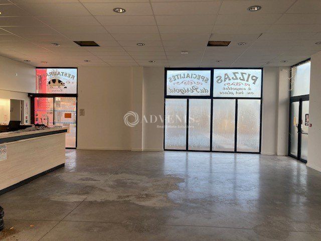 A LOUER CELLULES COMMERCIALES