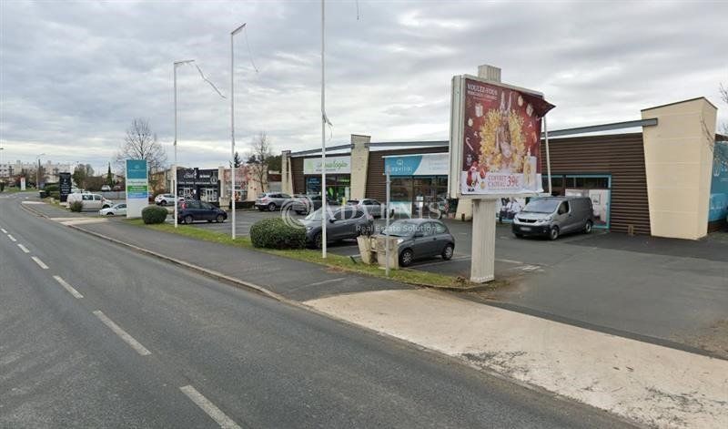 Location local commercial 115 m² non divisibles