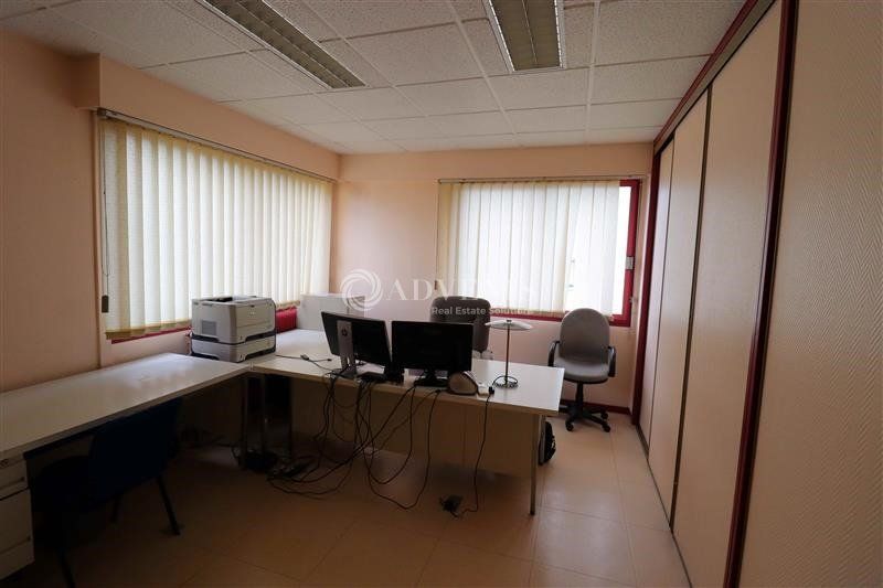 A LOUER 300 M² DE BUREAUX