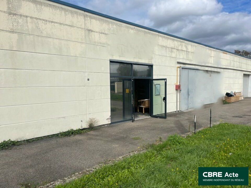 Location local d''activites 139 m² non divisibles