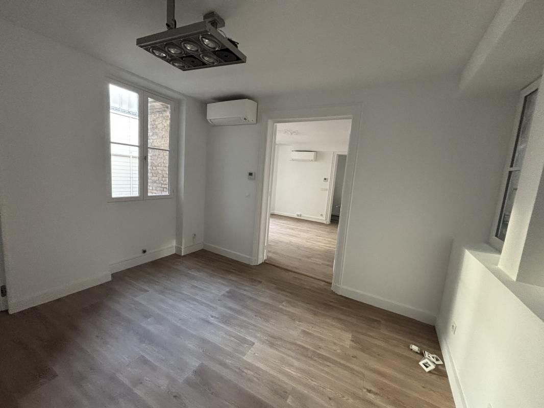 Location bureaux 68 m² non divisibles