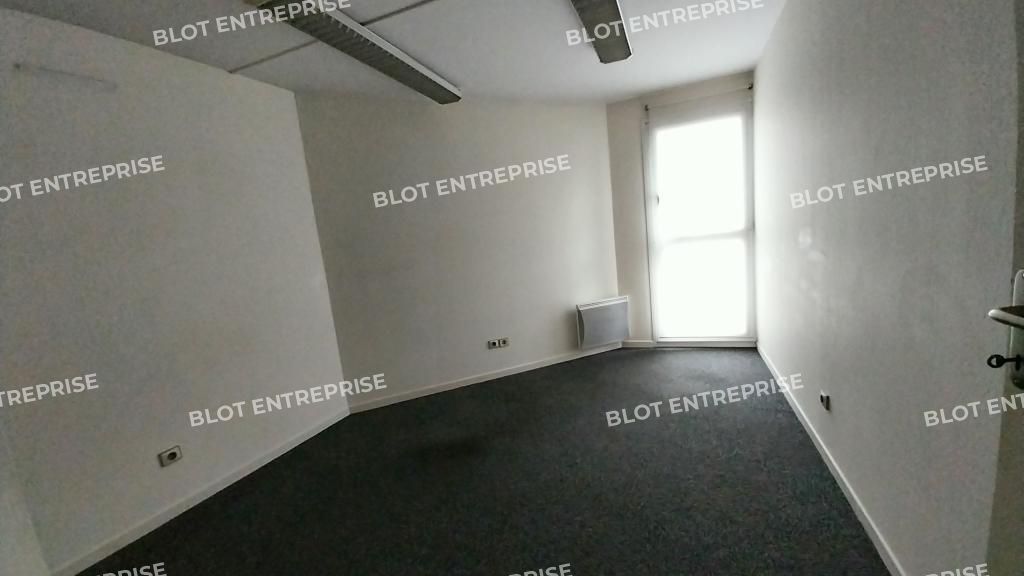 Location bureaux 69 m² non divisibles