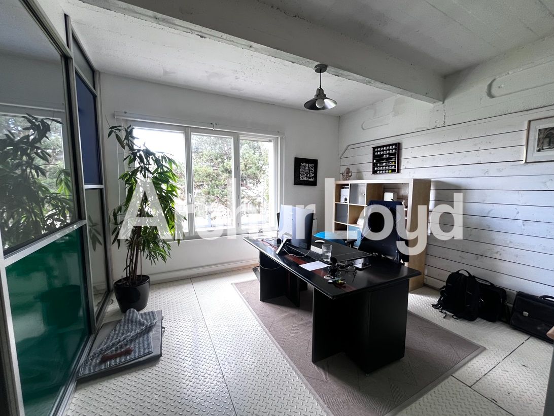 Location bureaux 225.00 m² à CORMELLES LE ROYAL