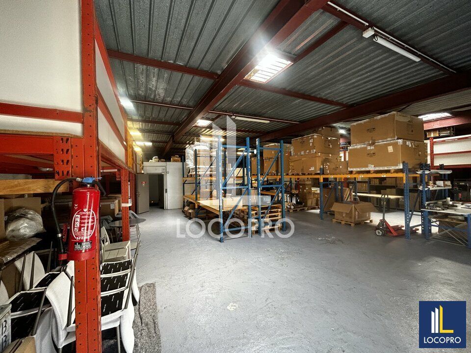 Location local d''activites 470 m² non divisibles