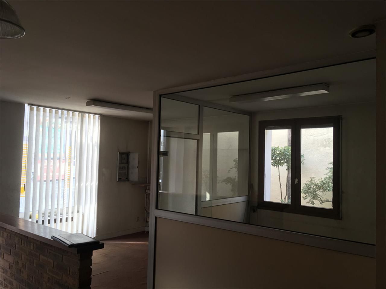 Location local commercial 59.00 m² à LIMOGES