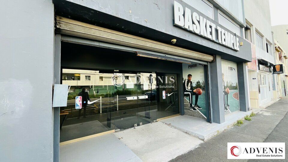 A LOUER - LOCAL COMMERCIAL - 689 M²