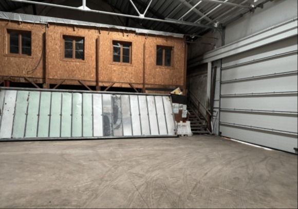 Location entrepôts 1200 m² non divisibles