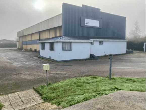 Location entrepôts 1250 m² non divisibles