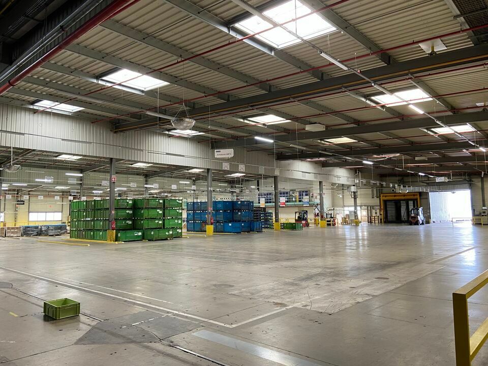 Location local d''activites 10100 m² divisibles à partir de 10100 m²