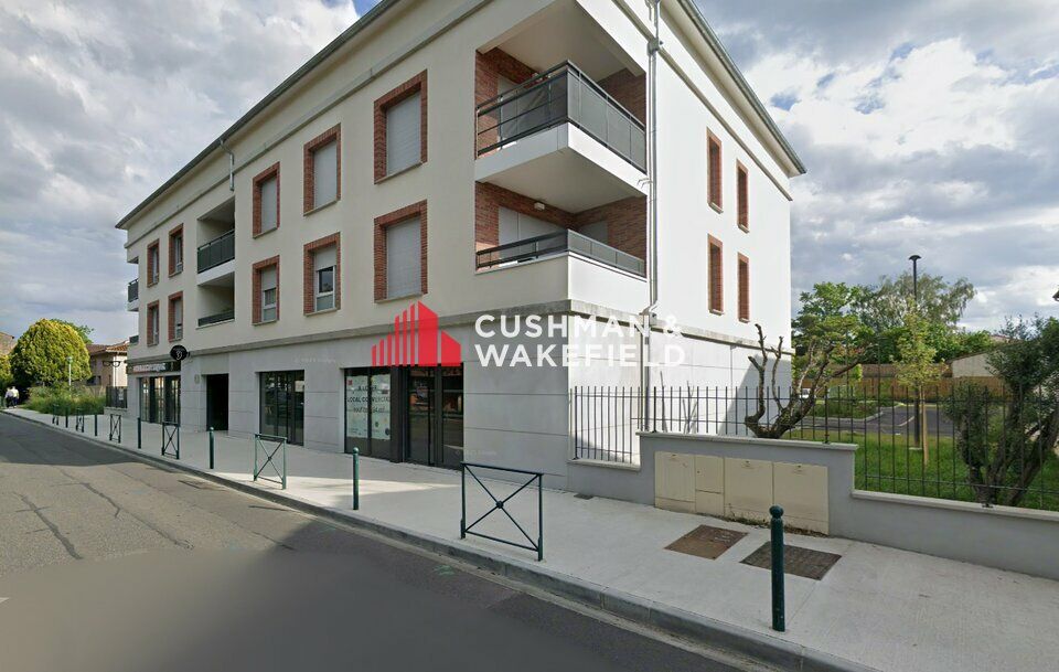 Location local commercial 94 m² non divisibles