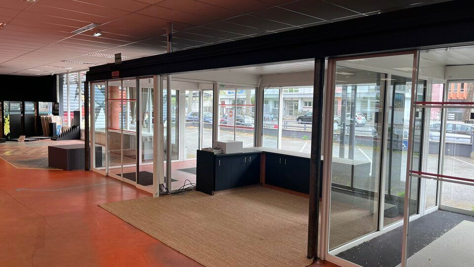 Location local d''activites 3390 m² non divisibles