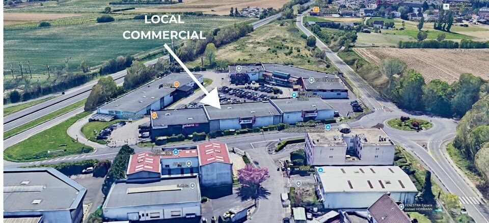 Location local commercial 696 m² non divisibles