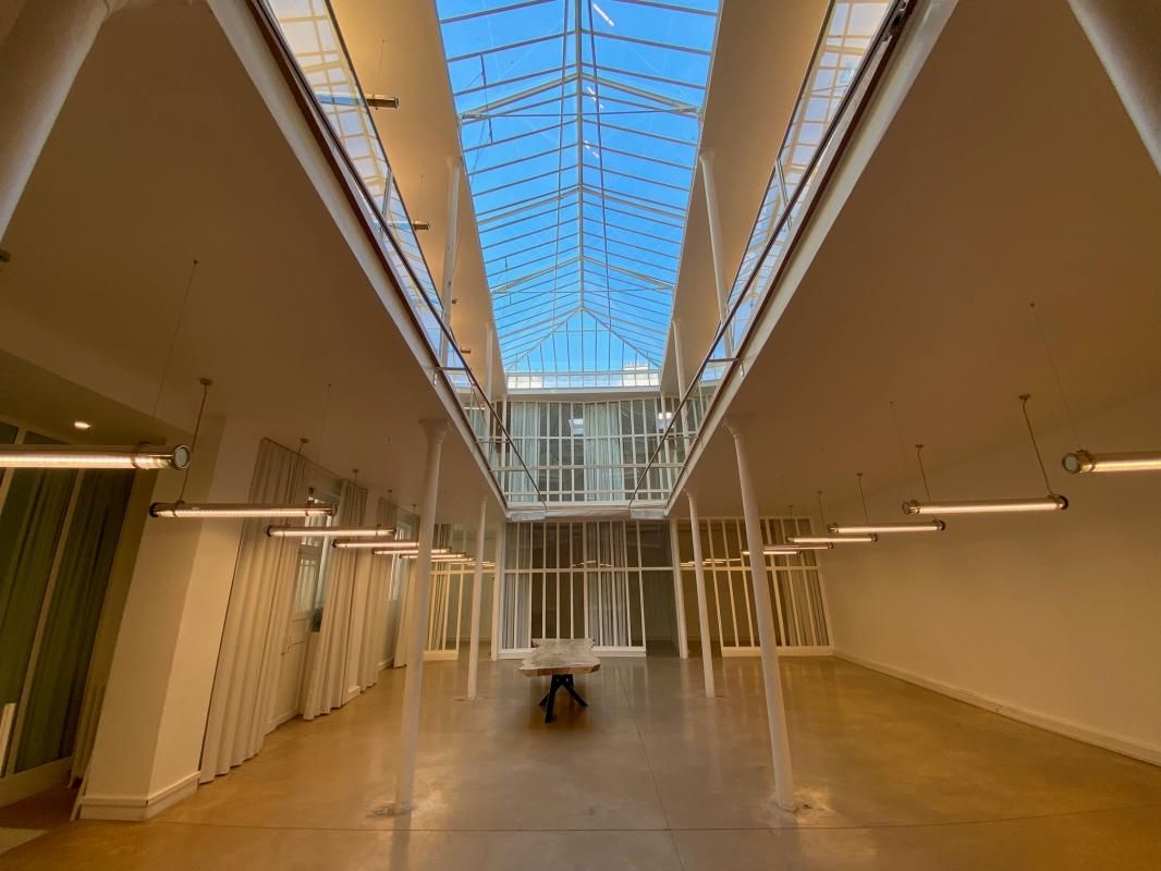 Location local commercial 560 m² non divisibles