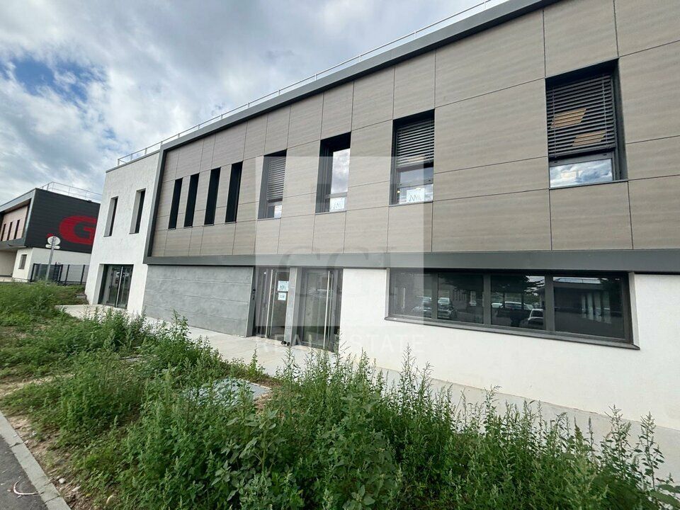 Location local d''activites 275 m² non divisibles