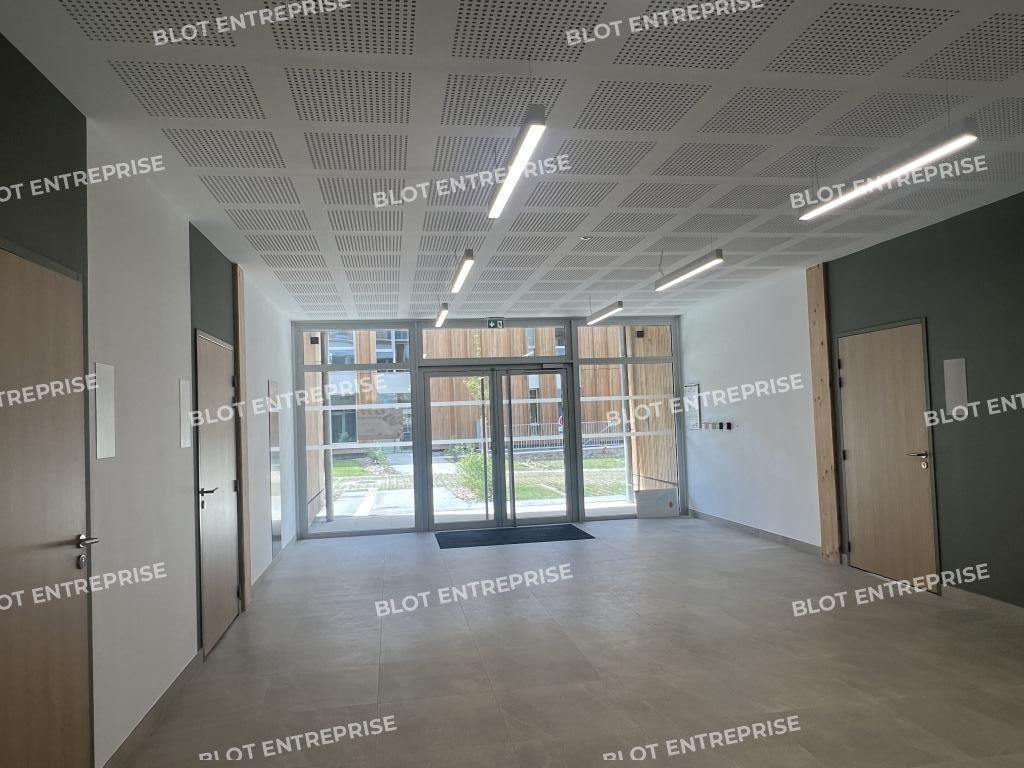 Location bureaux 382 m² non divisibles