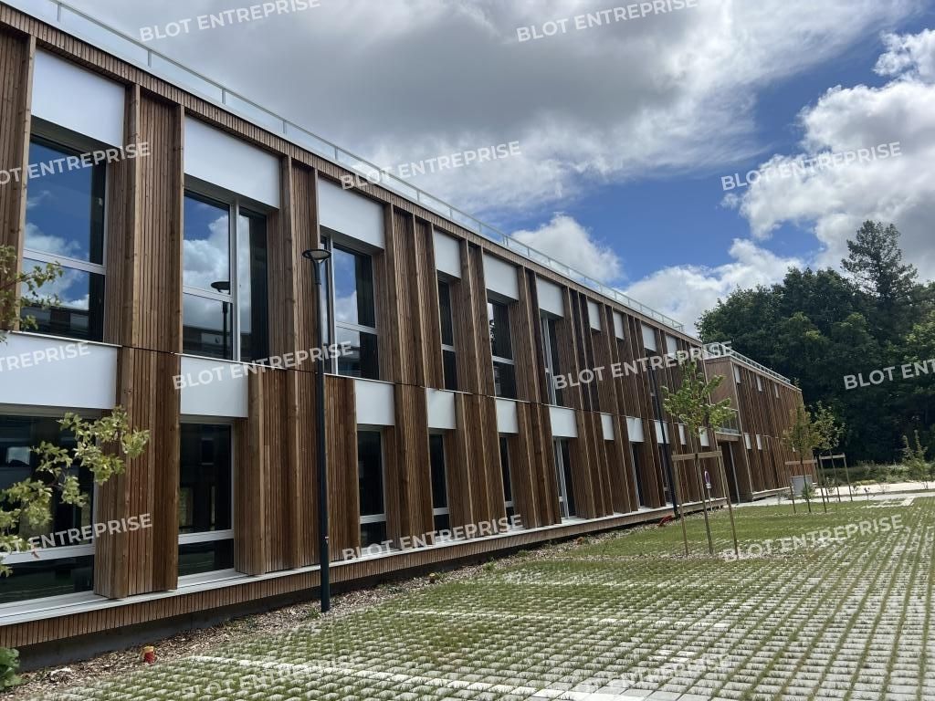 Location bureaux 3640 m² non divisibles