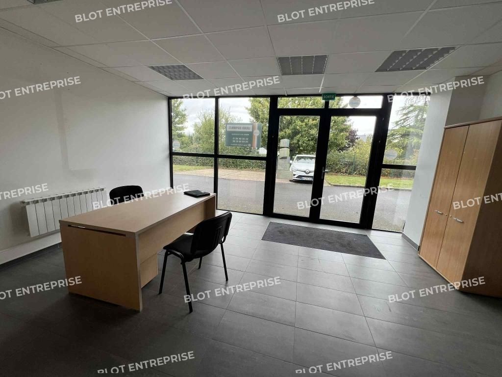 Location entrepôts 200 m² non divisibles