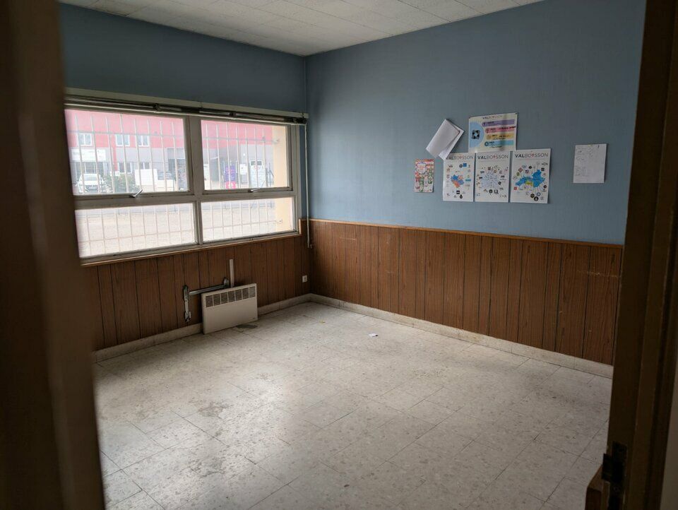 Local commercial avec bureaux attenants