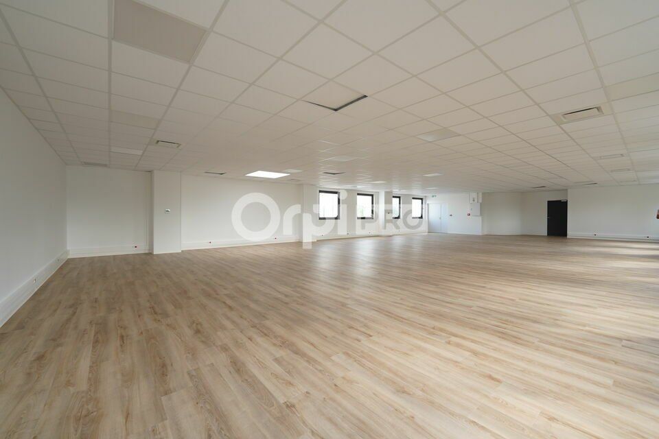 BUREAUX A LOUER - 2 263 m² DIVISIBLE - LIMONEST