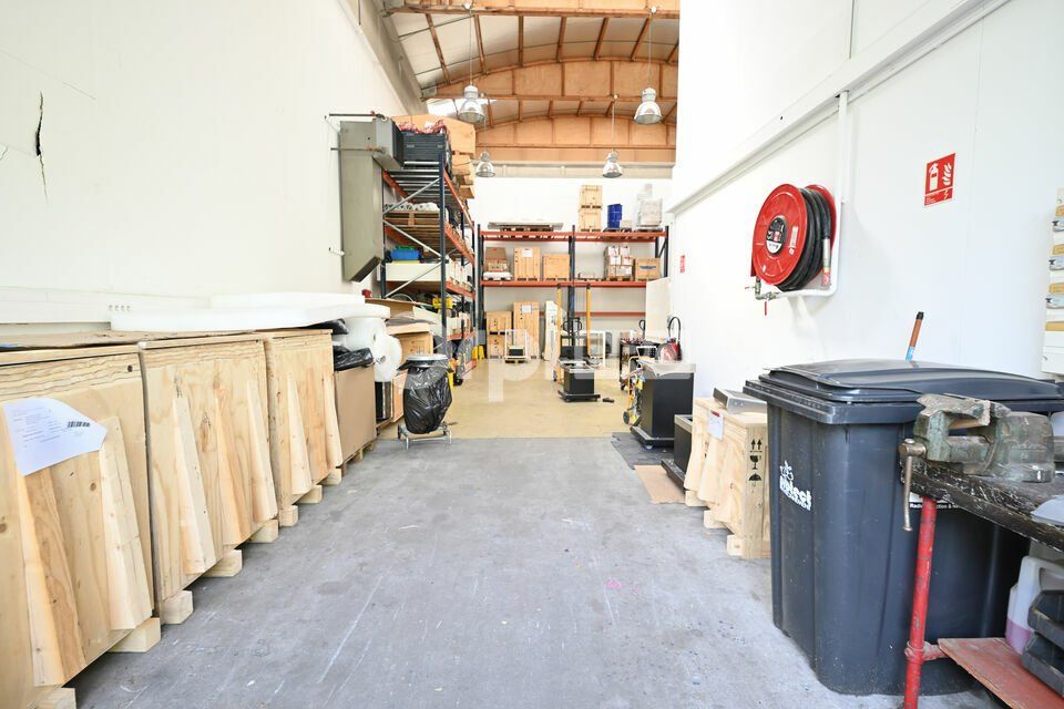 Location local d''activites 206 m² non divisibles