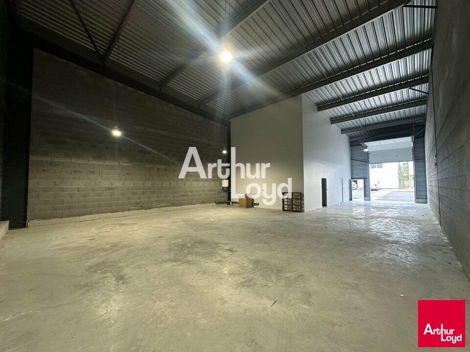 LIFFRE - LOCAL D'ACTIVITE A VENDRE - 300 M²