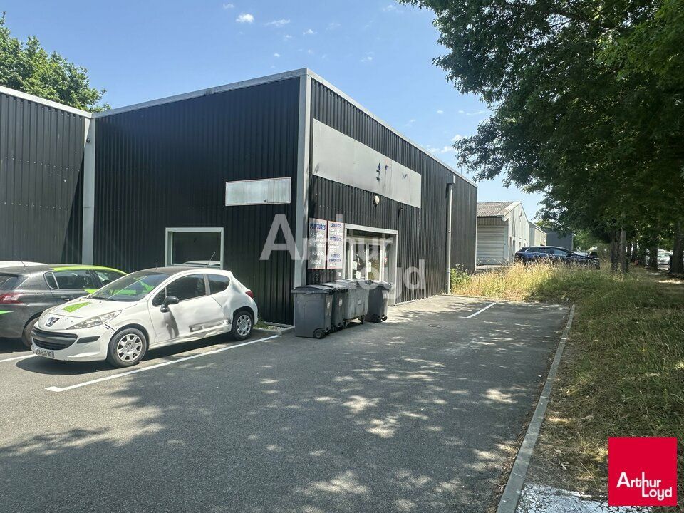 Vente local d''activites 320 m² non divisibles