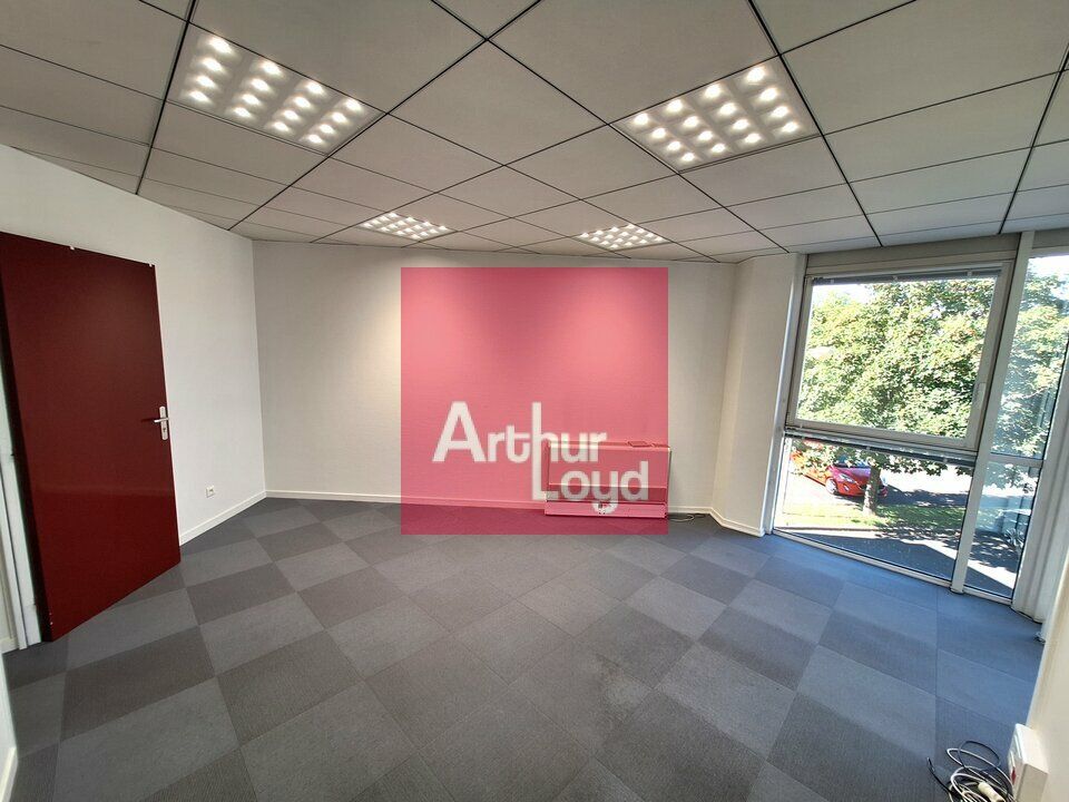 CLERMONT-FERRAND LA PARDIEU A LOUER BUREAUX 120 M²