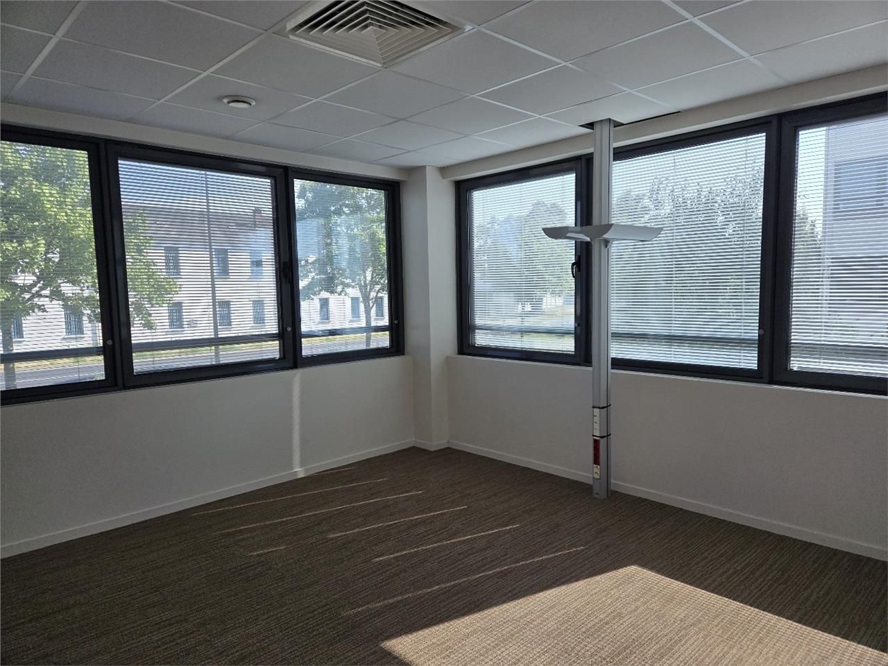 Location bureaux 145 m² à TOURS