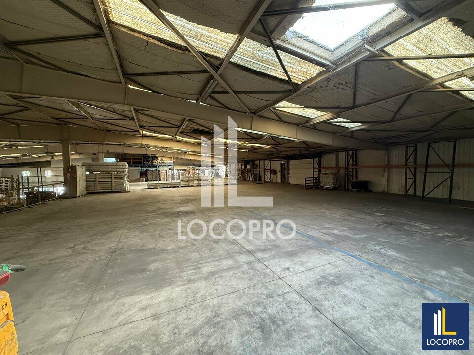 Location local d''activites 1000 m² non divisibles