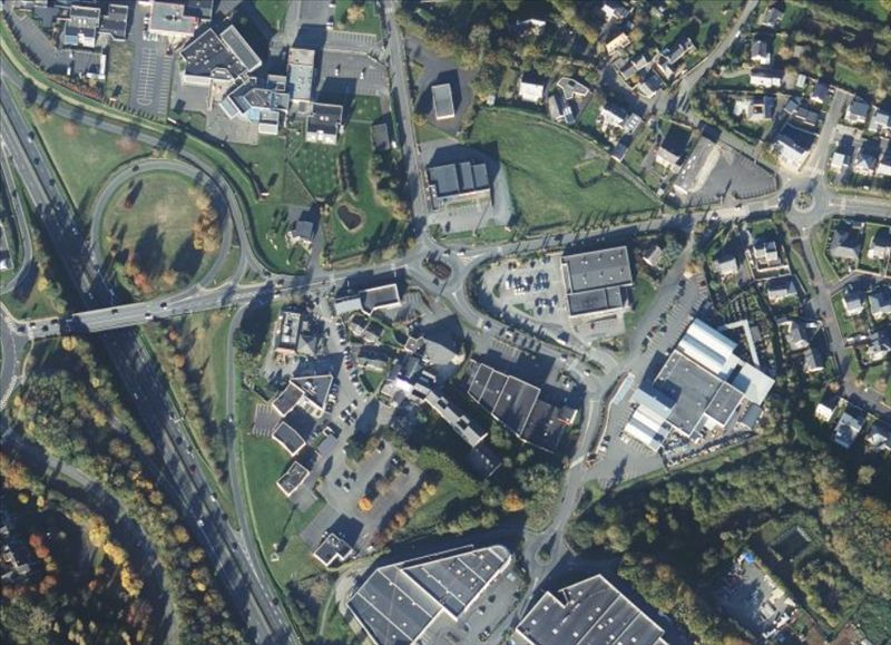 Cellule commerciale de 384 m² en c?ur de zone commerciale