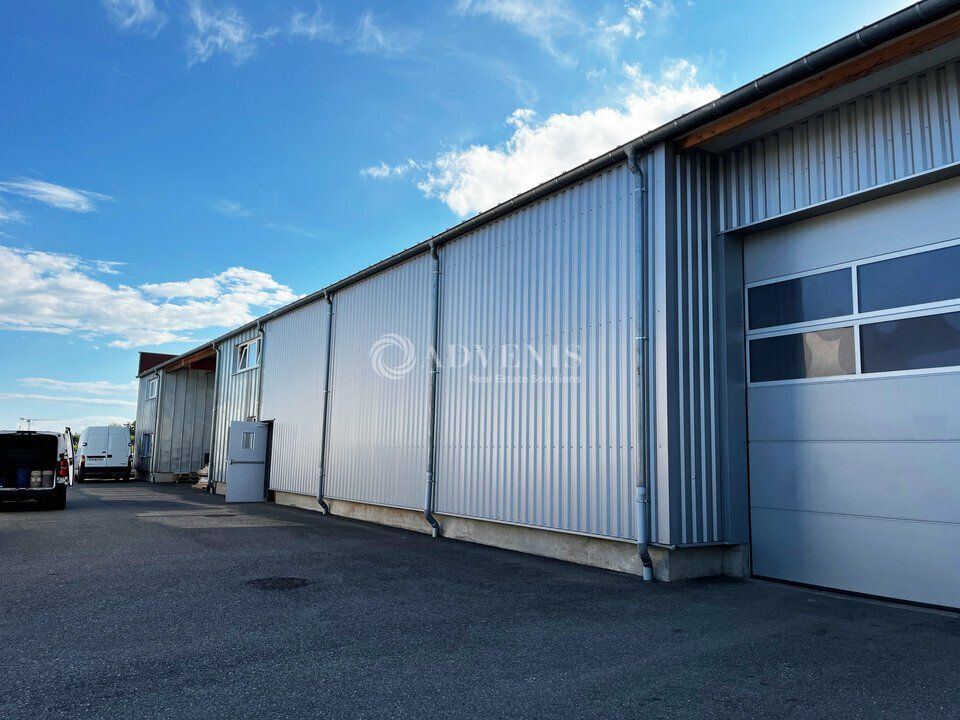 Location local d''activites 210 m² non divisibles