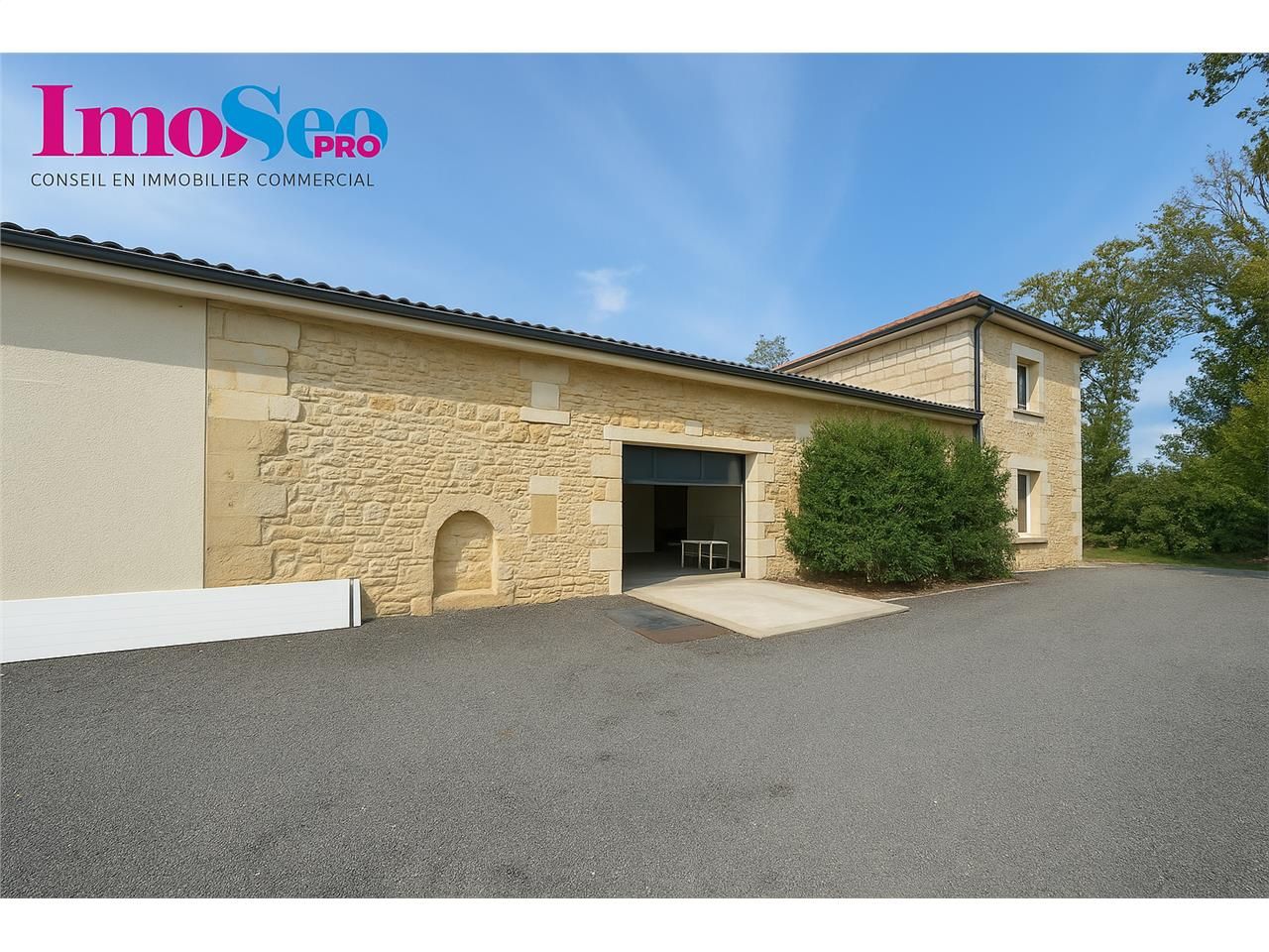 Location local 260.00 m² à SAINT LOUBES