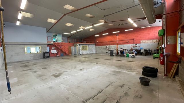 Location entrepots 425 m² non divisibles