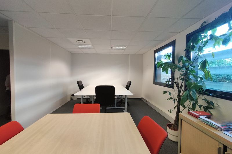 Immeuble de standing avec patio paysagé