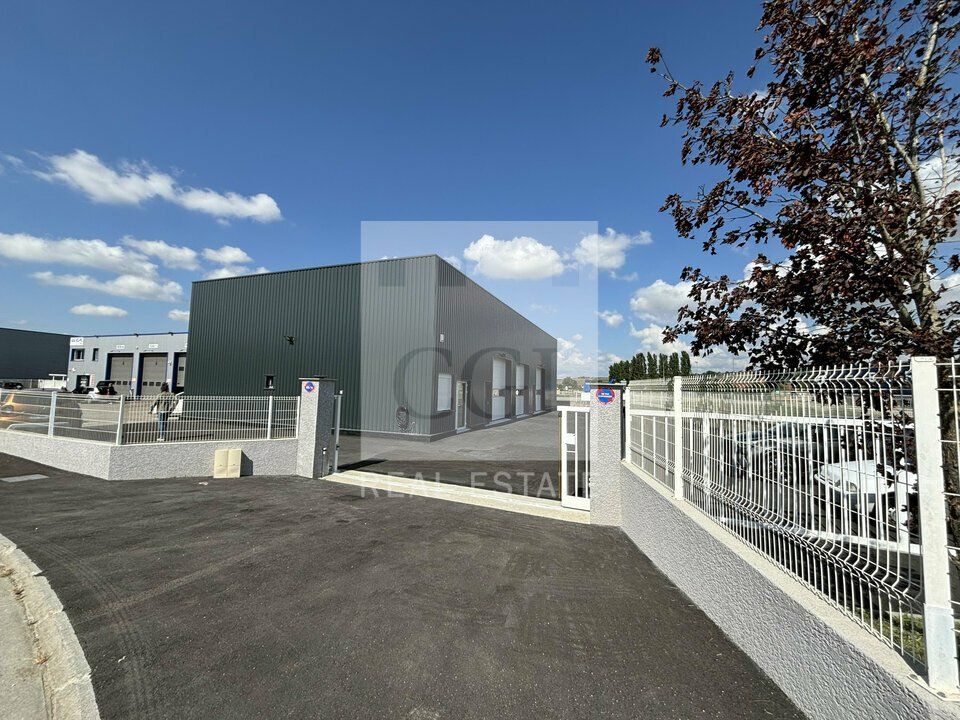 Location local d''activites 455 m² non divisibles
