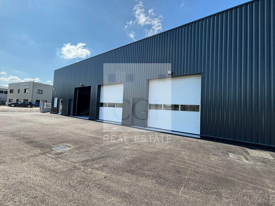 À LOUER – LOCAL D'ACTIVITÉS NEUF DE 455 m² – LUZINAY / TERRAIN DE 1 000 m²