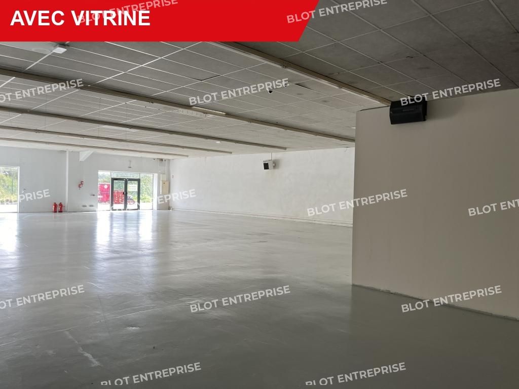 Location local commercial 586 m² non divisibles