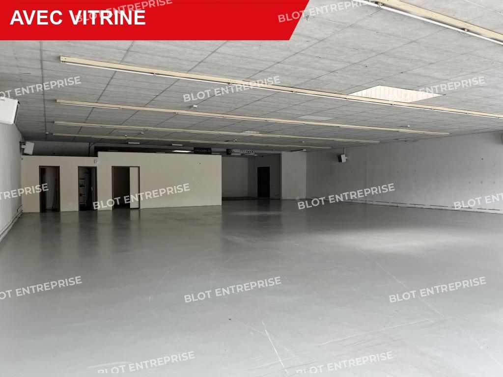 Location local commercial 586 m² non divisibles