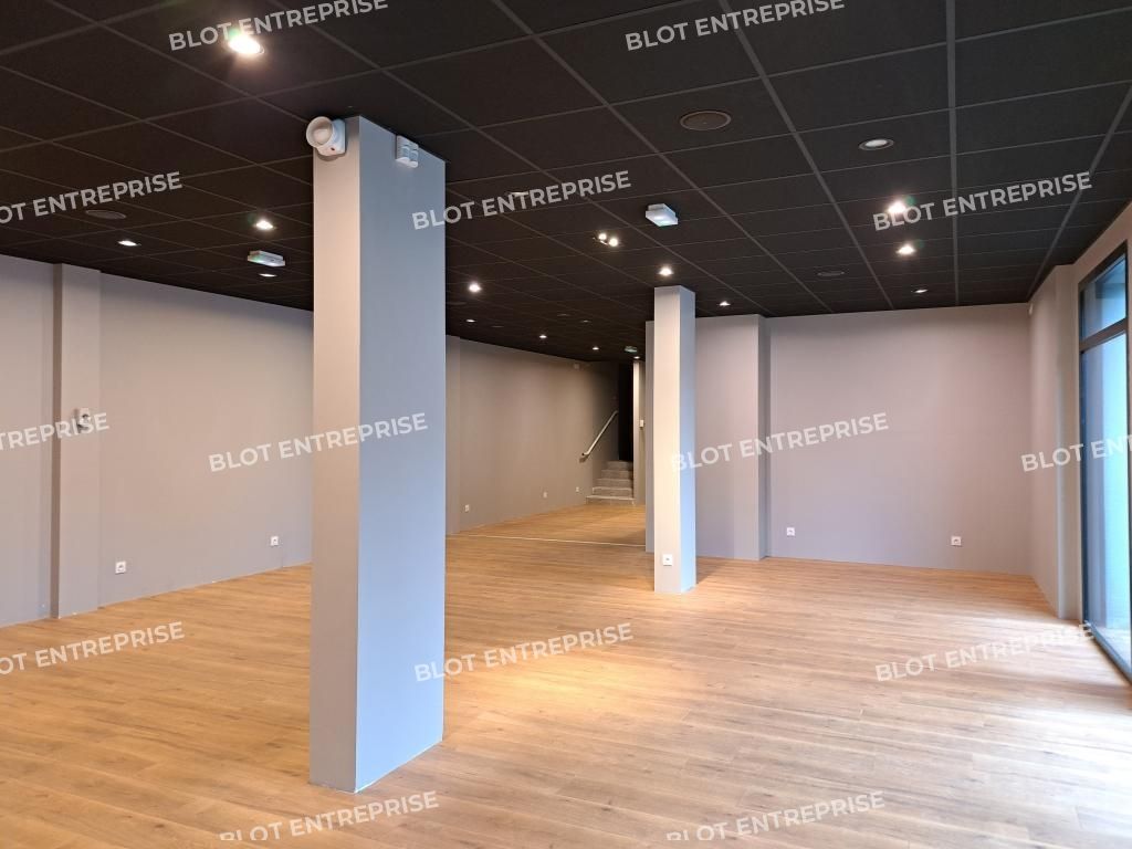 Vente local commercial 116 m² non divisibles