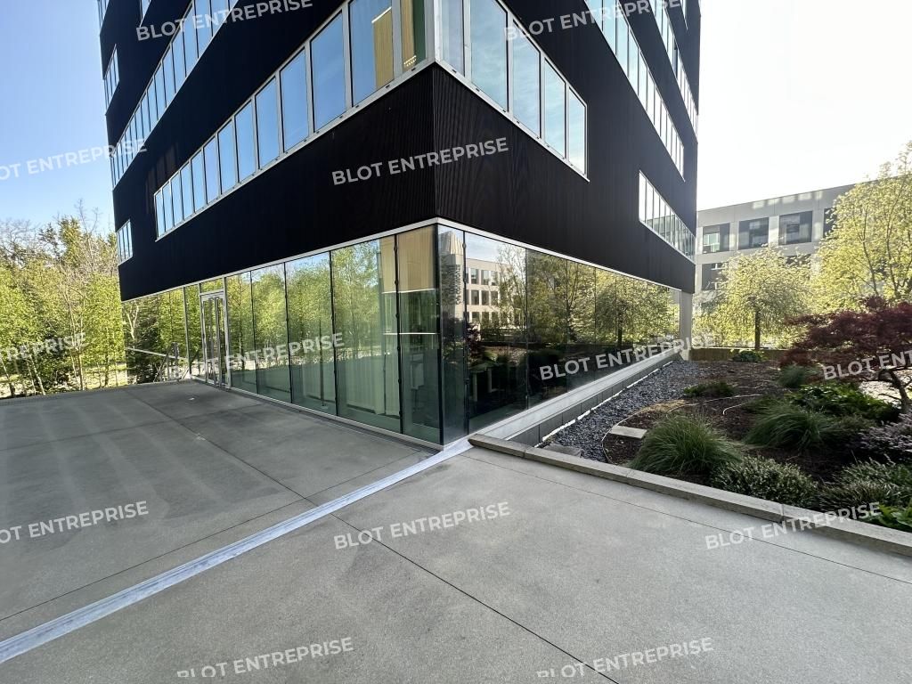 Vente bureaux 128 m² non divisibles