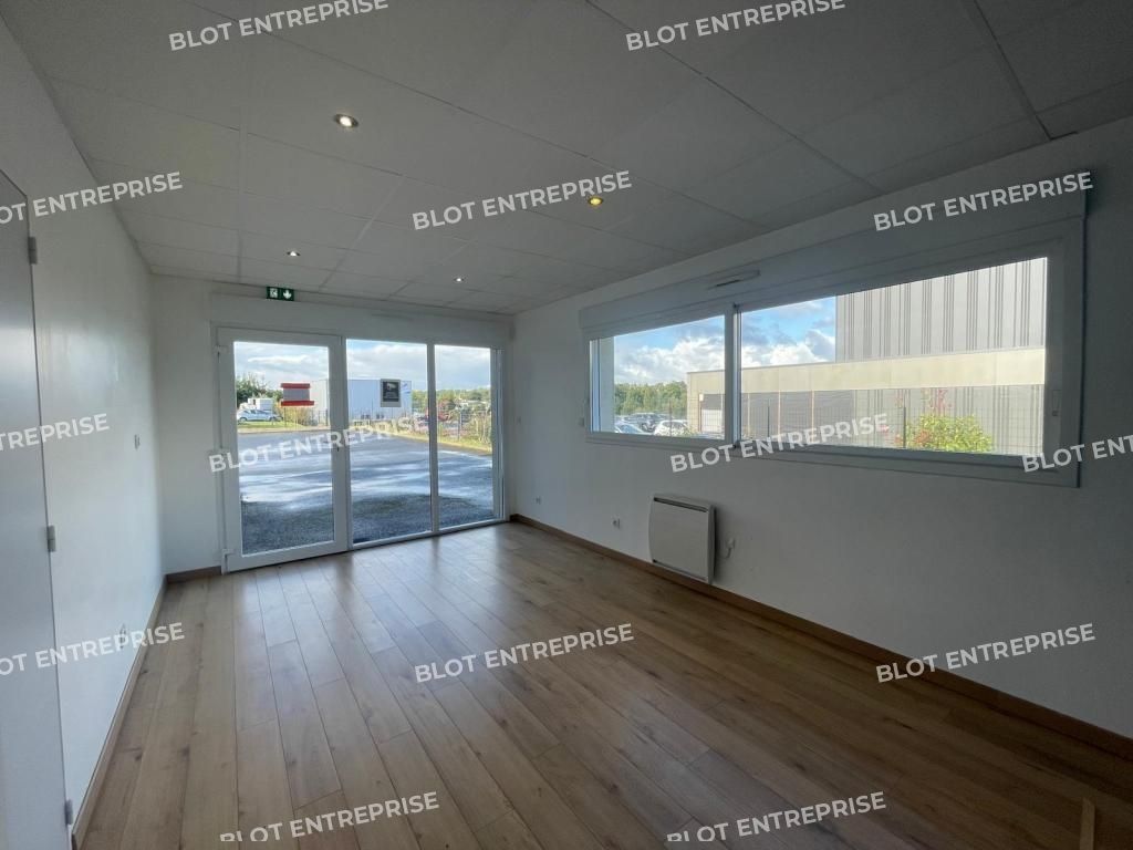 Location entrepôts 208 m² non divisibles