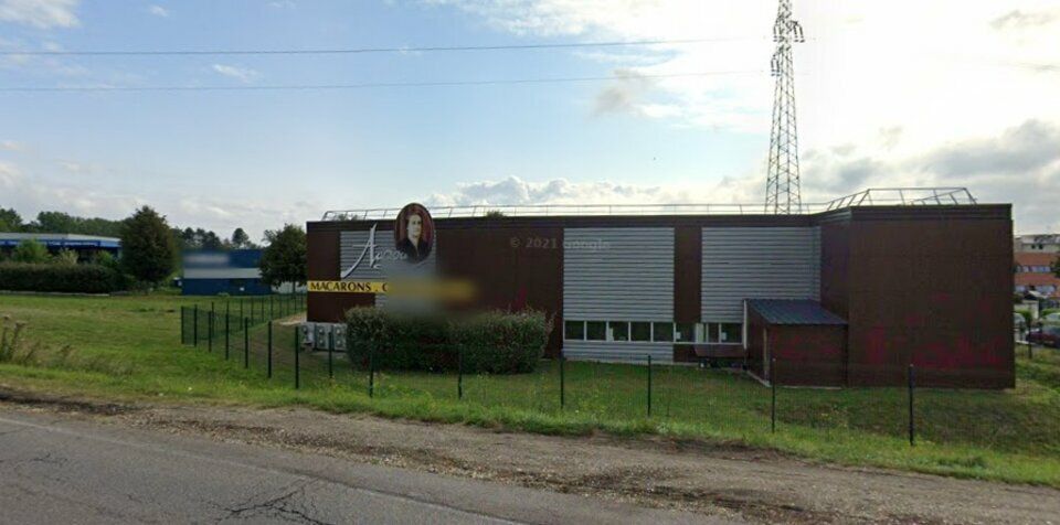 Location local commercial 750 m² non divisibles