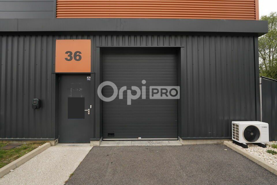 LOCAL D'ACTIVITE A LOUER - 101,90 m² - VAULX MILIEU