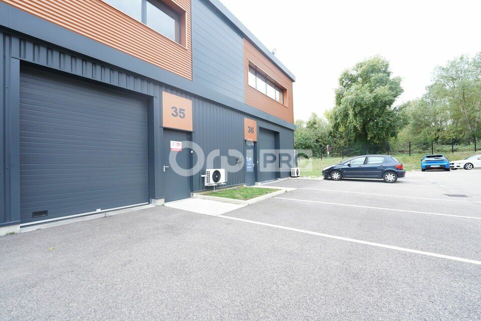 Location local d''activites 72.4 m² non divisibles