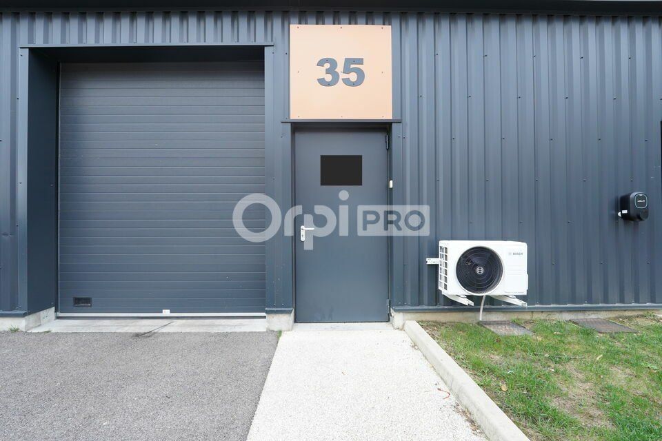 LOCAL D'ACTIVITE A LOUER - 72,40  m² - VAULX MILIEU