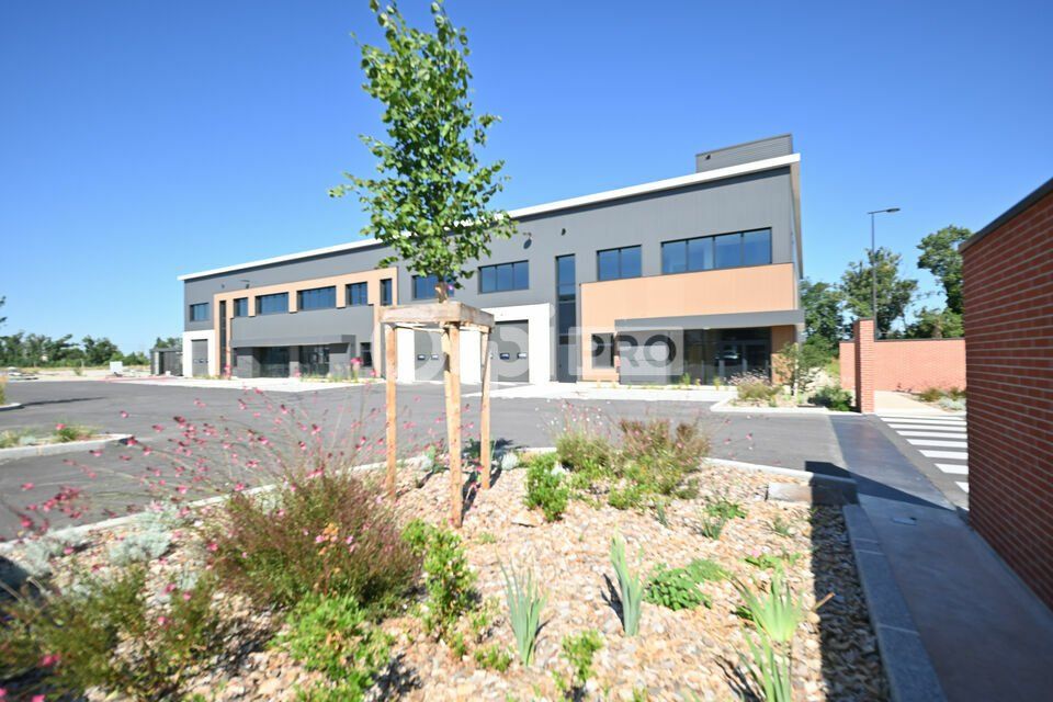 LOCAL D'ACTIVITE A LOUER - SAINT PRIEST