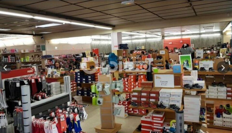 LOCAL COMMERCIAL A VENDRE ET A LOUER - 1 530 m² - RUY-MONTCEAU