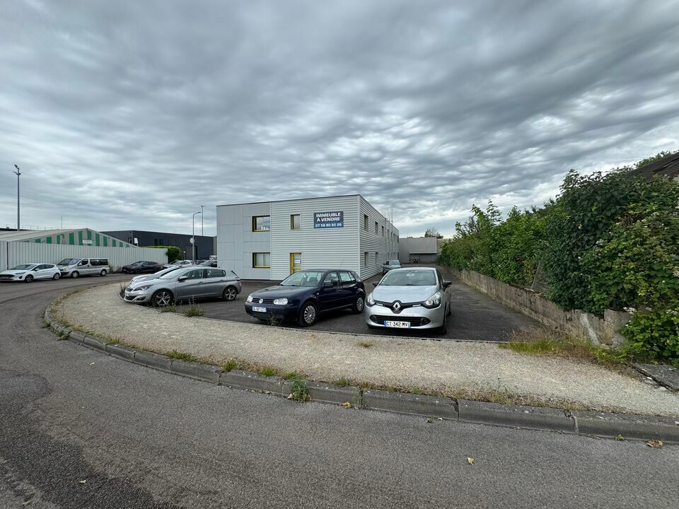 Vente bureaux 851 m² non divisibles