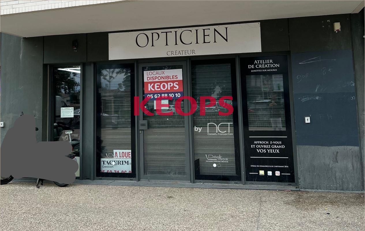 Location Commerce/boutique 90 m² non divisibles